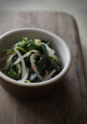 Sesame Seasoned Wakame & bean sprouts