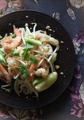Thai Fried Noodles with Prawns 1