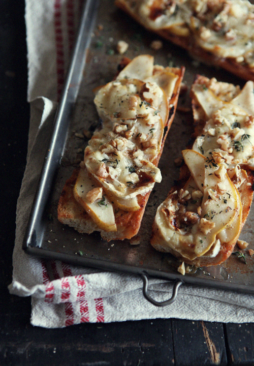 Pear & Goat's Cheese Toasts_01